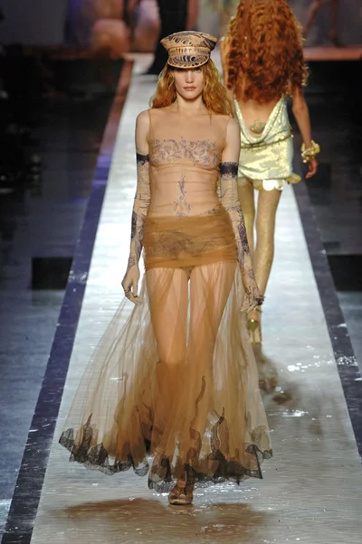 Look 32